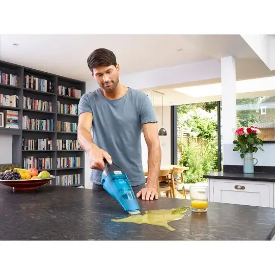 Akumulatorowy, bezworkowy odkurzacz ze stacją ładującą Wet &amp; Dry Dustbuster, Black+Decker [WDC215WA-QW] 7,2V Li-Ion