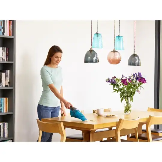 Akumulatorowy, bezworkowy odkurzacz ze stacją ładującą Wet &amp; Dry Dustbuster, Black+Decker [WDC215WA-QW] 7,2V Li-Ion