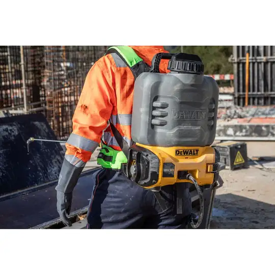 Akumulatorowy opryskiwacz plecakowy 15L, 18V XR, DEWALT [DCCS1100N-XJ]