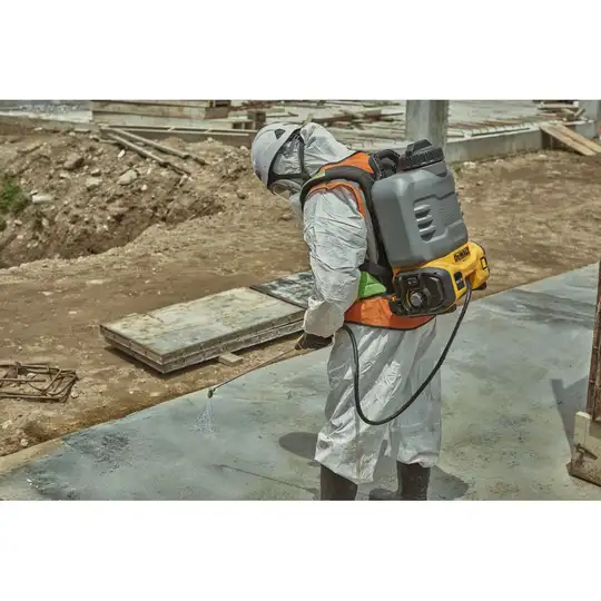 Akumulatorowy opryskiwacz plecakowy 15L, 18V XR, DEWALT [DCCS1100N-XJ]