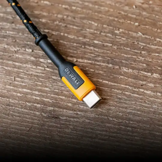 Kabel zasilający USB-A do USB-C, 1,2m DEWALT [EF-DXMA131-1361-DWG]