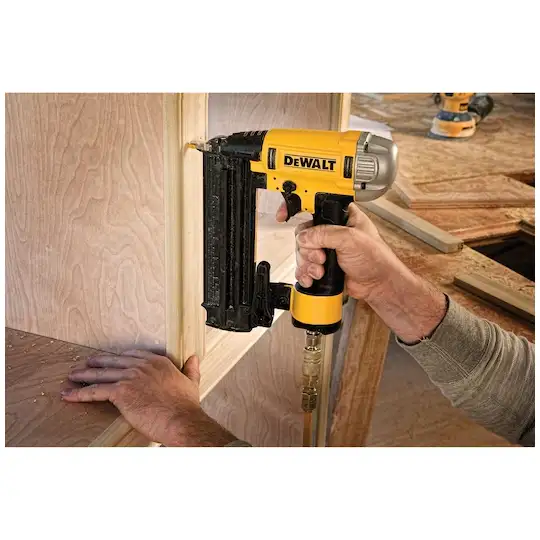 Pneumatyczna gwoździarka, 15-50 mm, DEWALT [DPN1850PP-XJ]