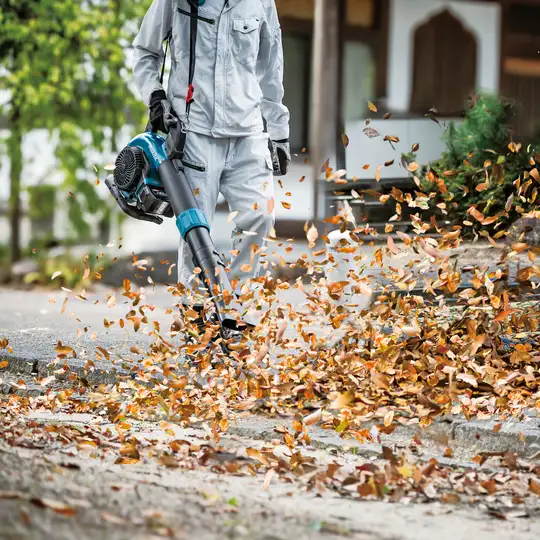 akumulatorowa dmuchawa/odkurzacz do liści, 40V max XGT, MAKITA [UB003GZ]