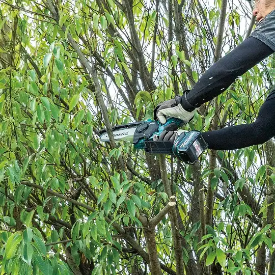 akumulatorowa pilarka do gałęzi łańcuchowa 15cm, 40V max XGT, Makita [UC029GM202] 2x4,0Ah