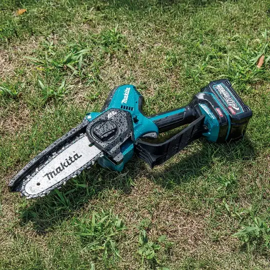 akumulatorowa pilarka do gałęzi łańcuchowa 15cm, 40V max XGT, Makita [UC029GM202] 2x4,0Ah