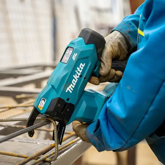 akumulatorowa wiązarka do prętów zbrojeniowych 40V max XGT Makita [TR001GZ]