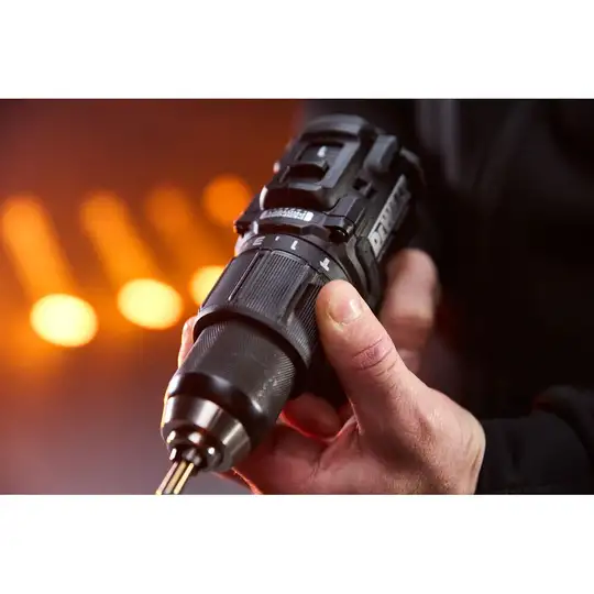 akumulatorowa wiertarko-wkrętarka udarowa 18V, 2x5Ah, XR, DEWALT [DCD86MP2KT-QW] edycja MCLAREN + zestaw akcesoriów