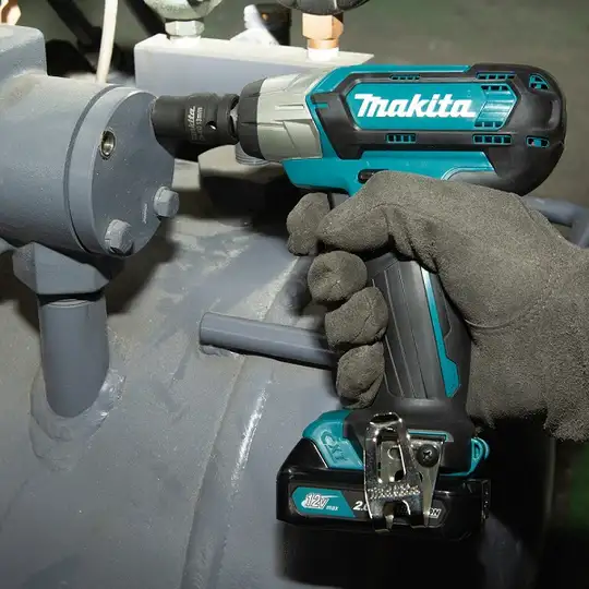 akumulatorowy klucz udarowy 1/2", 145Nm, 12V max, Makita [TW141DSAJ] 2x2,0Ah, CXT