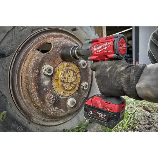 akumulatorowy klucz udarowy, 1/2", 18V, M18 FUEL, 745 Nm, M18 FMTIW2F12-0, Milwaukee [4933498057]