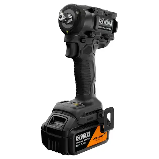 akumulatorowy klucz udarowy 1/2", 406Nm, 2x5.0Ah, 18V XR, DeWalt [DCF92MP2T-QW] edycja MCLAREN
