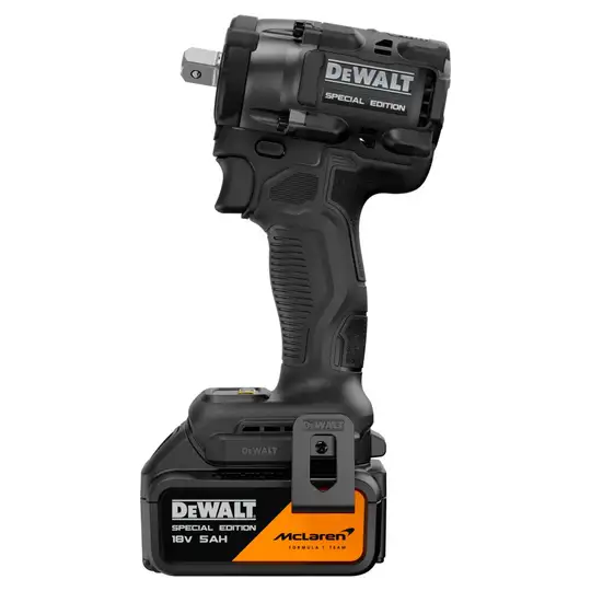 akumulatorowy klucz udarowy 1/2", 406Nm, 2x5.0Ah, 18V XR, DeWalt [DCF92MP2T-QW] edycja MCLAREN