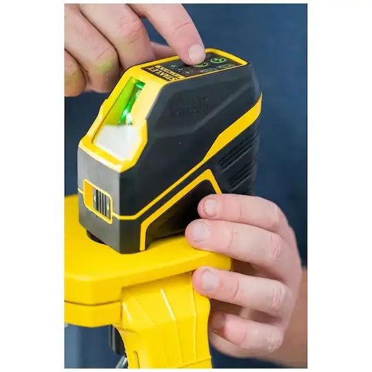 samopoziomujący laser krzyżowy z wiązką zieloną, FCL-G, FATMAX, Stanley [FMHT77586-1] zasięg do 30m.