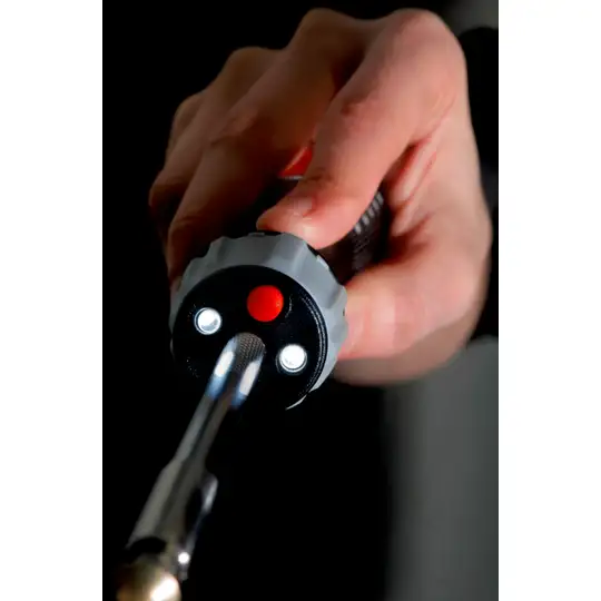 Wkrętak ręczny z lampką LED, magazynkiem i grzechotką, uchwyt 1/4", BAHCO [808050L]