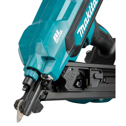 gwoździarka akumulatorowa do gwoździ z łbem okrągłym 38-64mm, LXT, 18V, Makita [DBN640ZK]