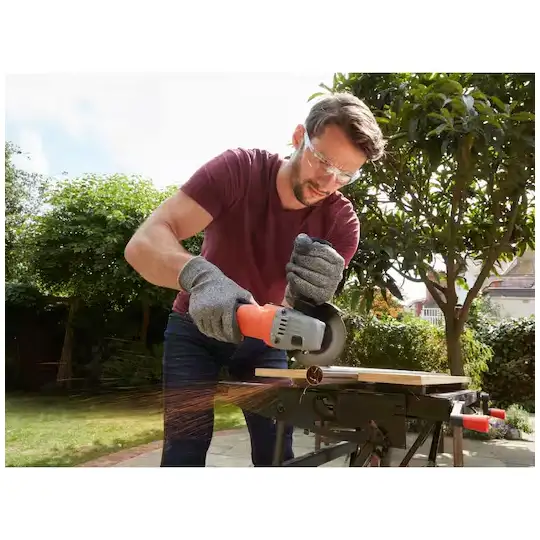 szlifierka kątowa 710W, 115mm Black+Decker [BEG010-QS]
