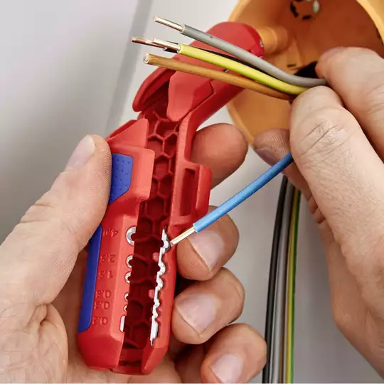 uniwersalny  ściągacz izolacji Knipex [16 95 01 SB]