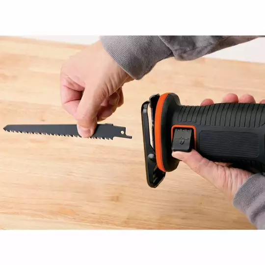 akumulatorowa pilarka szablowa 18V Li-lon 1,5Ah BLACK+DECKER [BDCR18-QW]