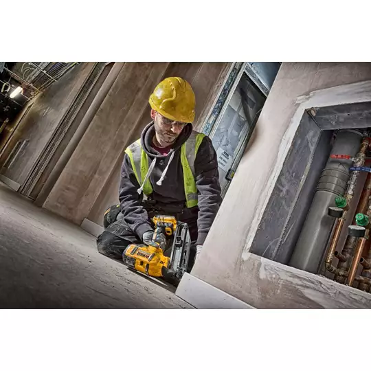 akumulatorowa sztyfciarka/gwoździarka do wykończeń 18V Li-Ion 2x5,0Ah DeWalt [DCN660P2]