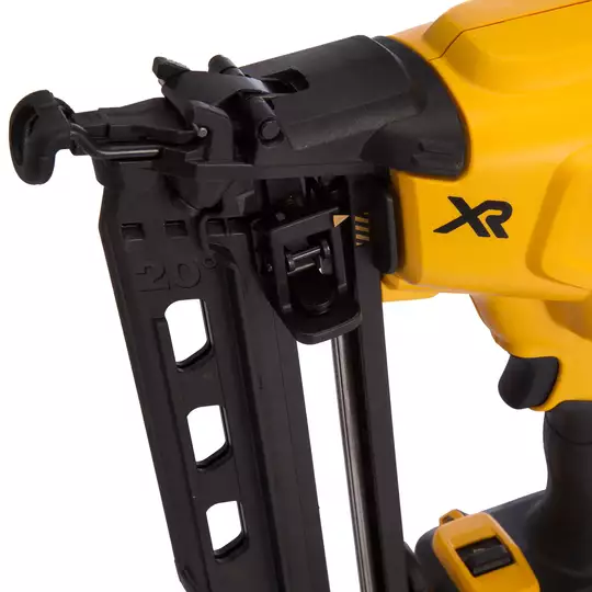 akumulatorowa sztyfciarka/gwoździarka do wykończeń 18V Li-Ion 2x5,0Ah DeWalt [DCN660P2]
