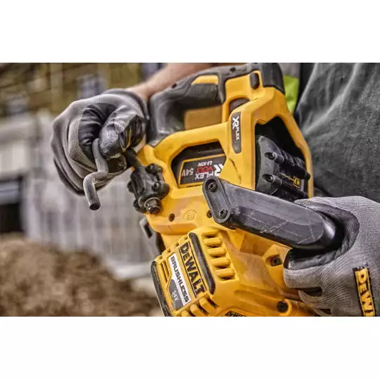 wysokoobrotowa pilarka tarczowa 190mm, Li-lon 54V XR FLEXVOLT DeWALT [DCS577N]