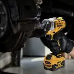 Akumulatorowe klucze udarowe DeWalt – wybierz swój model!